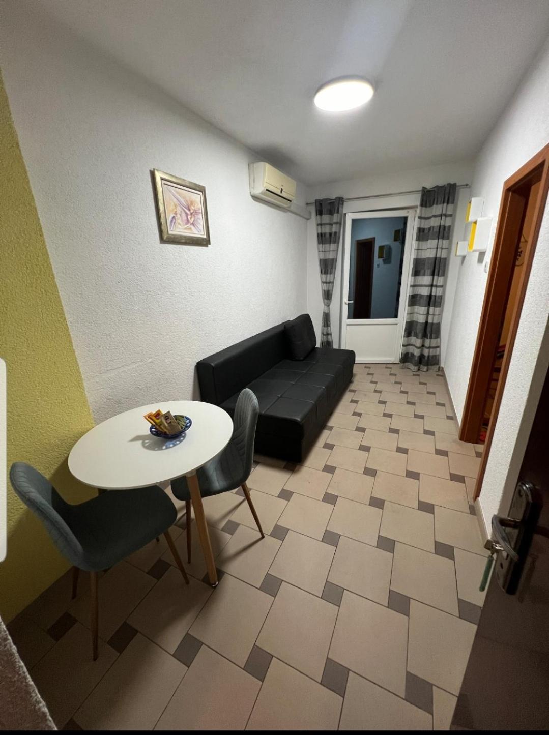 Apartment Afrika Макарська Екстер'єр фото