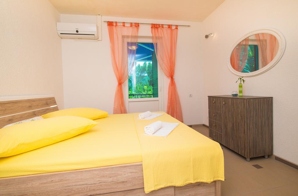 Apartment Afrika Макарська Екстер'єр фото