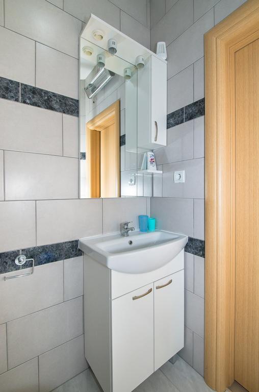 Apartment Afrika Макарська Екстер'єр фото